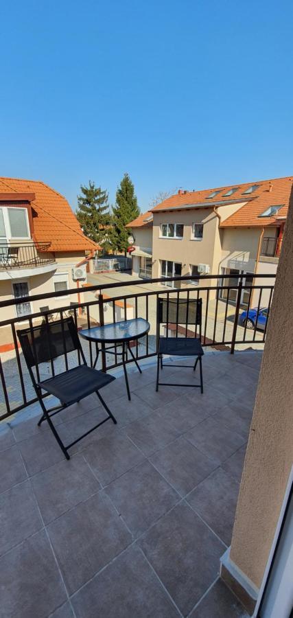 Aqua Oazis Apartman ไฮจ์ดุสโซบอสโล ภายนอก รูปภาพ